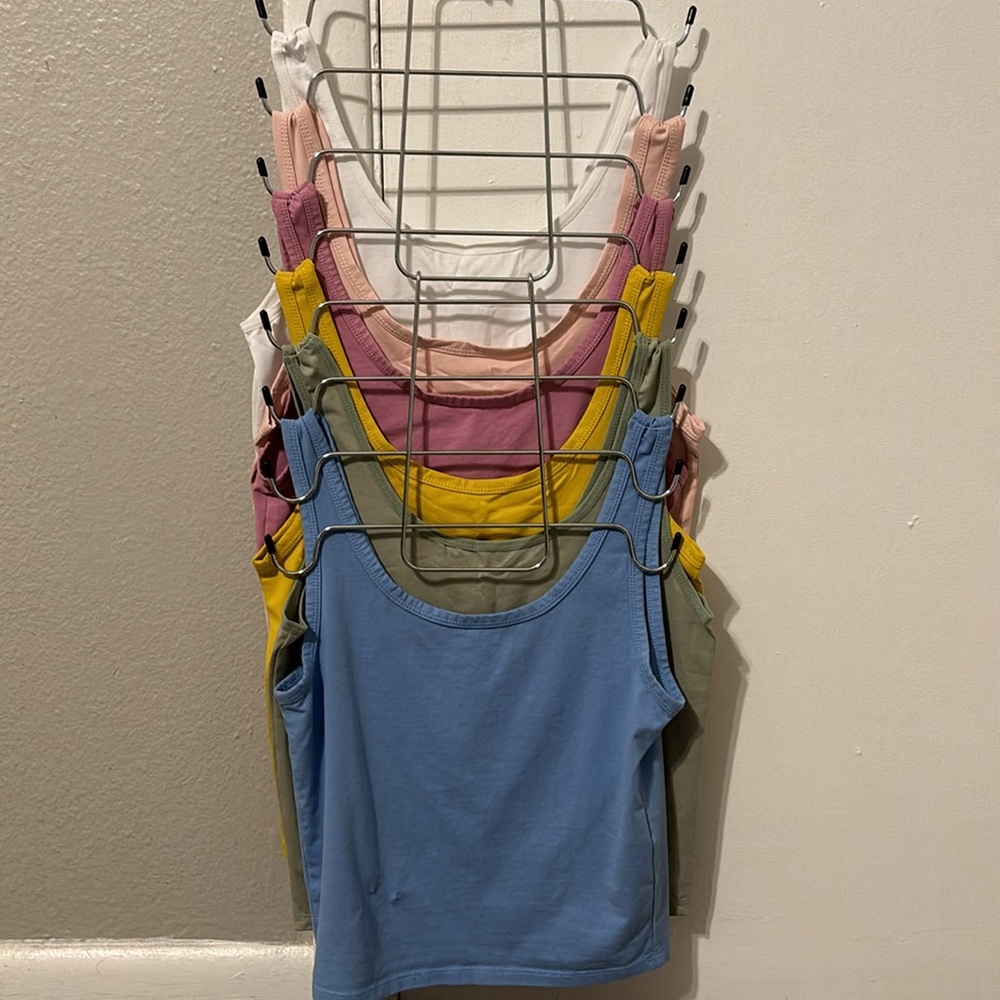 NWOT lot of 6 cropped tanks - Picture 2 of 2